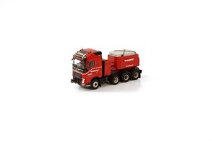 Mammoet Volvo FH4 with ballastbox + stelcon plates | Mammoet