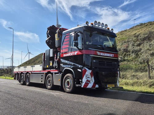 Mammoet Volvo FH05 + Palfinger load crane 